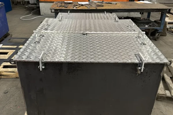 Satim Rhône_ Trappe de visite réservoir acier